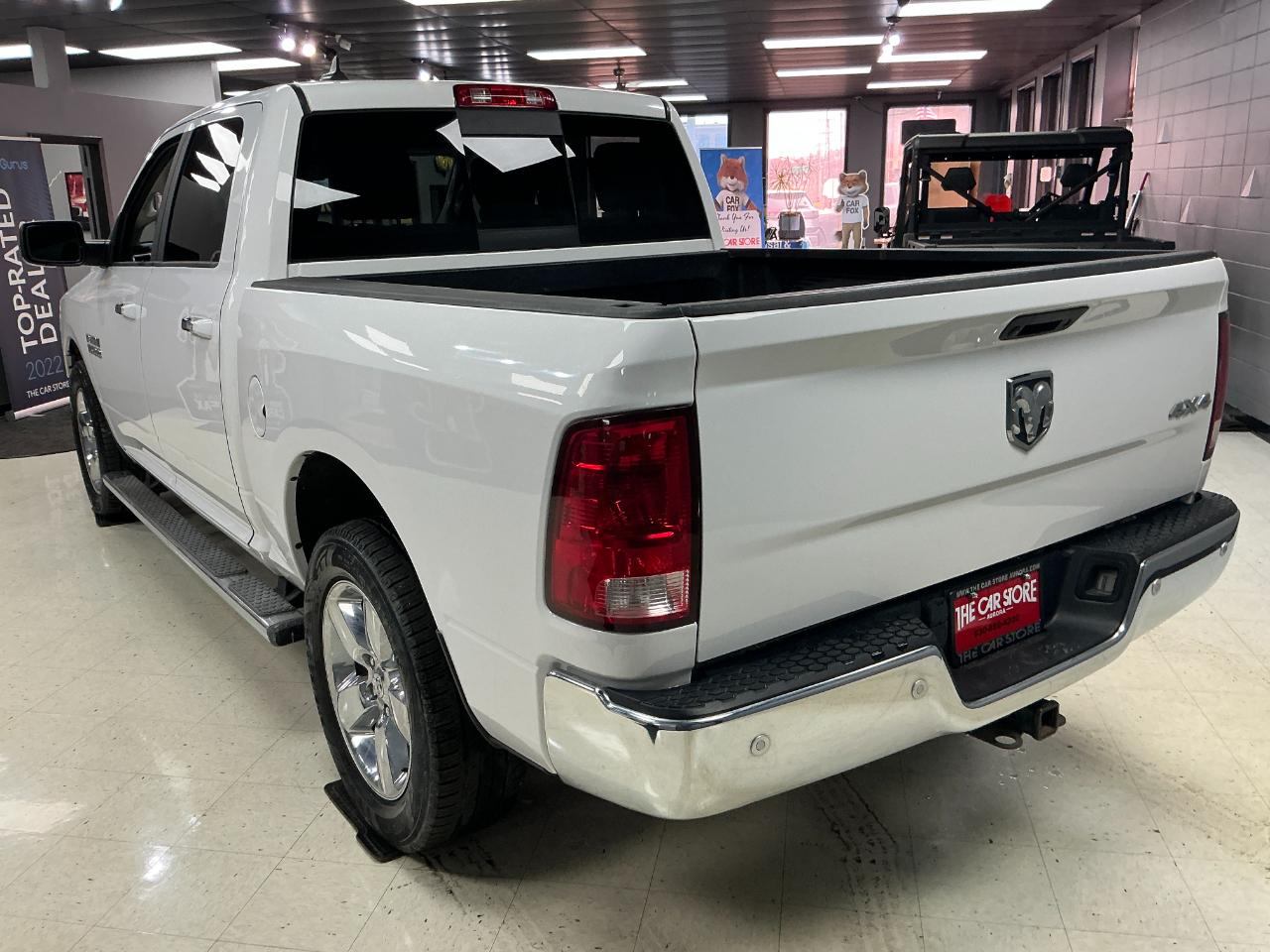 RAM 1500 4WD Crew Cab 140.5" Big Horn 2015