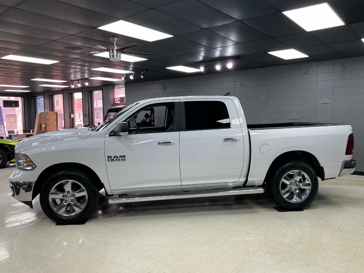 RAM 1500 4WD Crew Cab 140.5" Big Horn 2015
