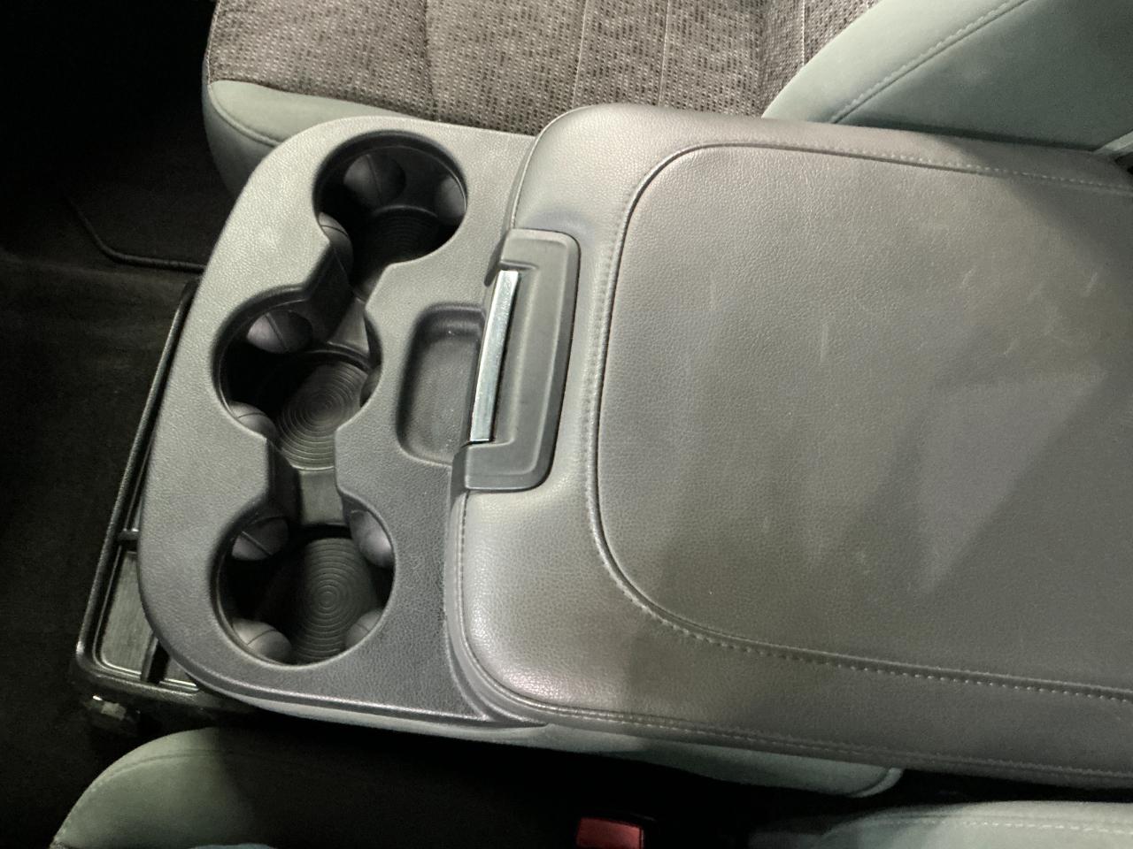 RAM 1500 4WD Crew Cab 140.5" Big Horn 2015