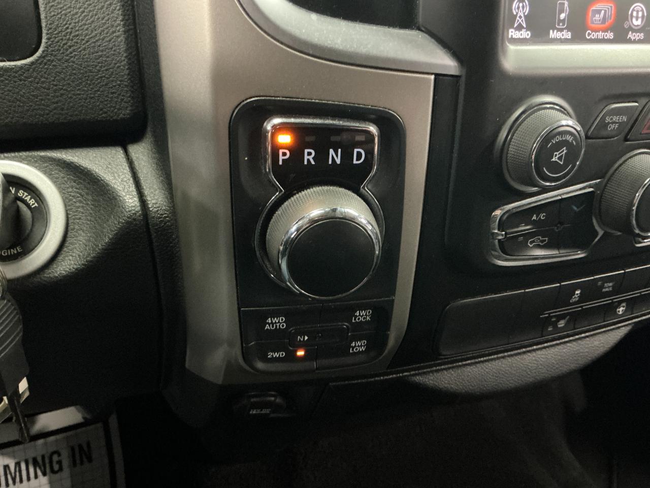 RAM 1500 4WD Crew Cab 140.5" Big Horn 2015