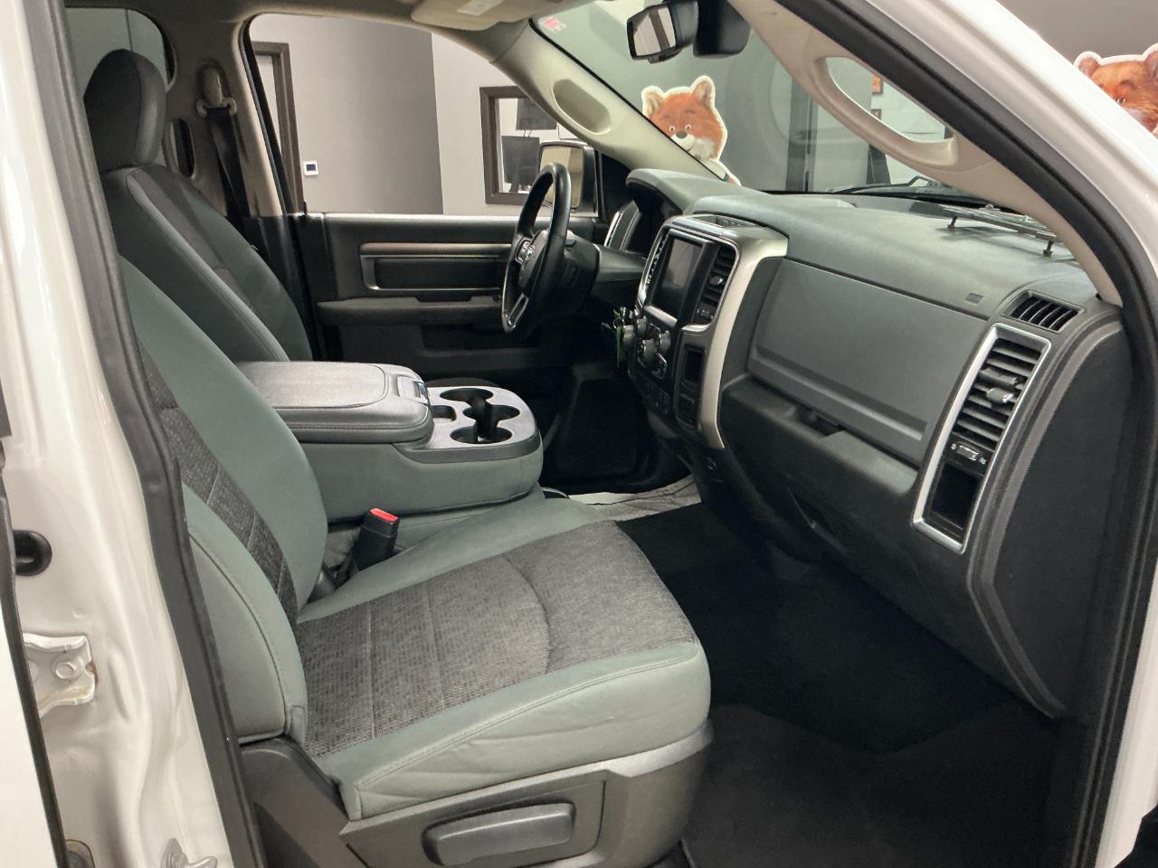 RAM 1500 4WD Crew Cab 140.5" Big Horn 2015