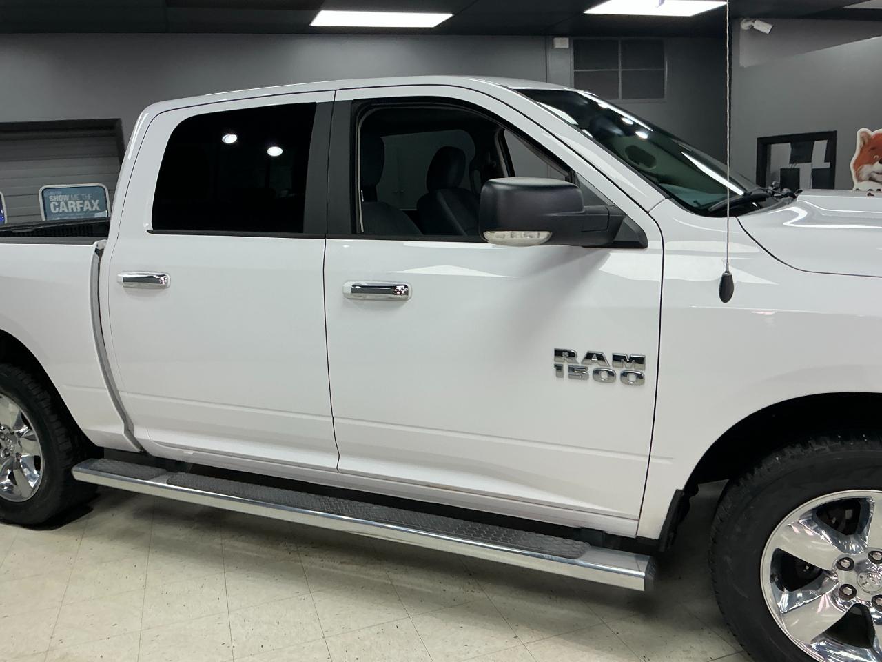 RAM 1500 4WD Crew Cab 140.5" Big Horn 2015
