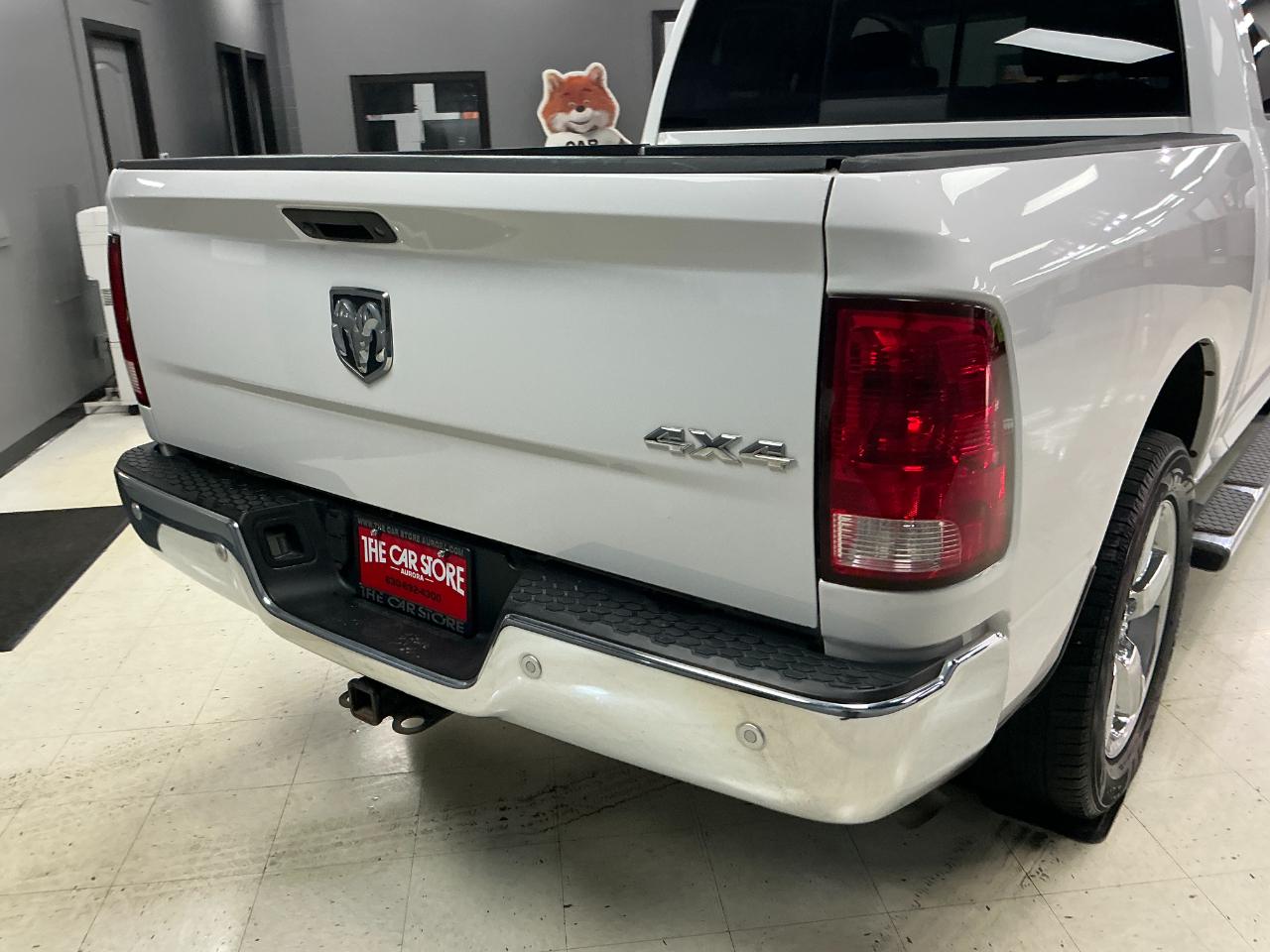 RAM 1500 4WD Crew Cab 140.5" Big Horn 2015