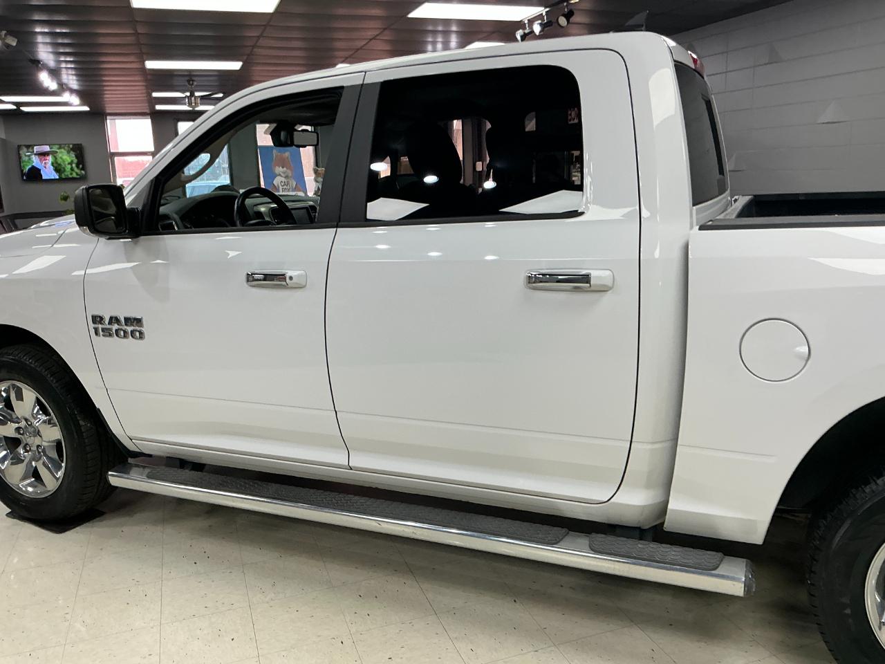 RAM 1500 4WD Crew Cab 140.5" Big Horn 2015