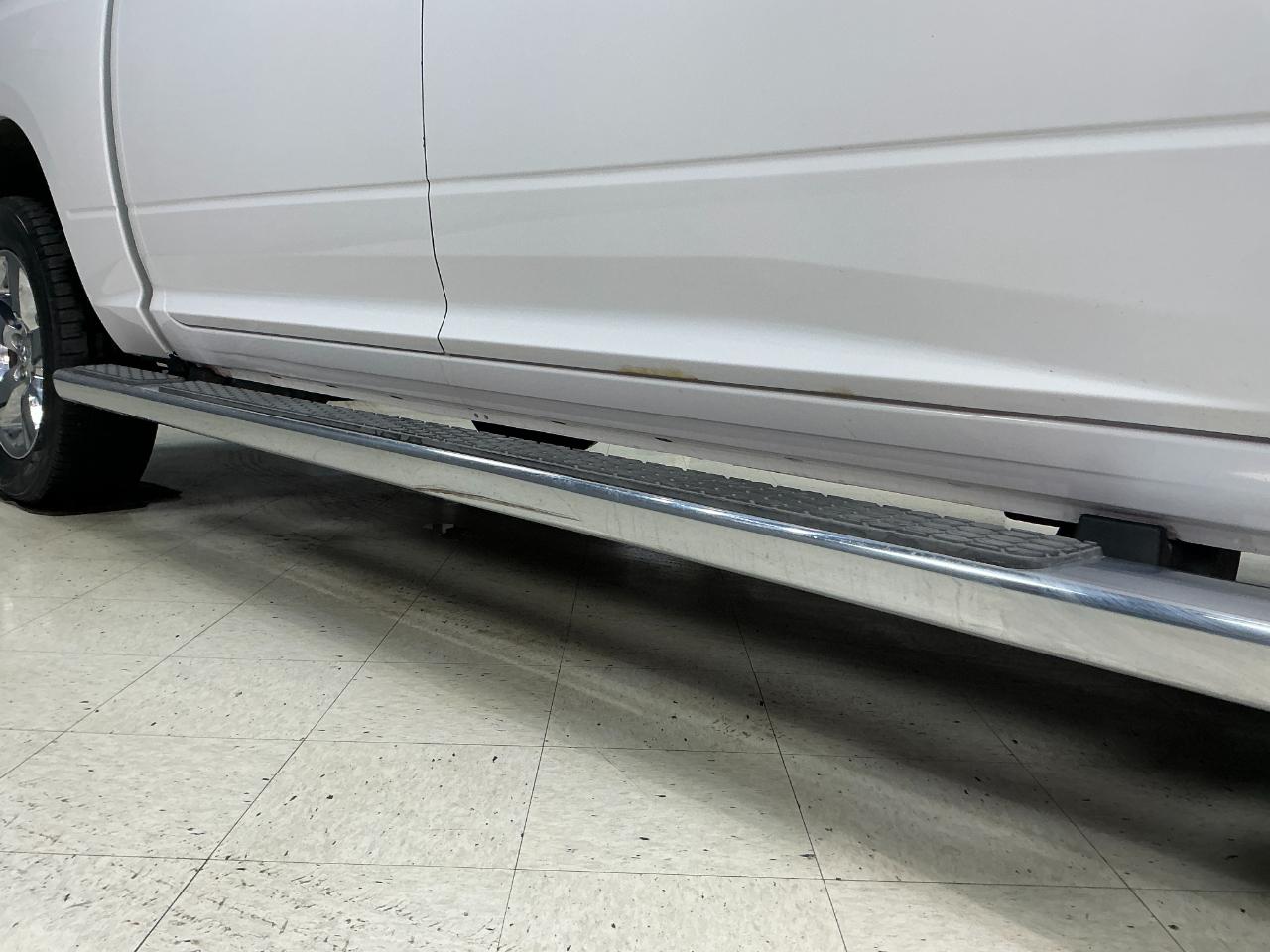 RAM 1500 4WD Crew Cab 140.5" Big Horn 2015