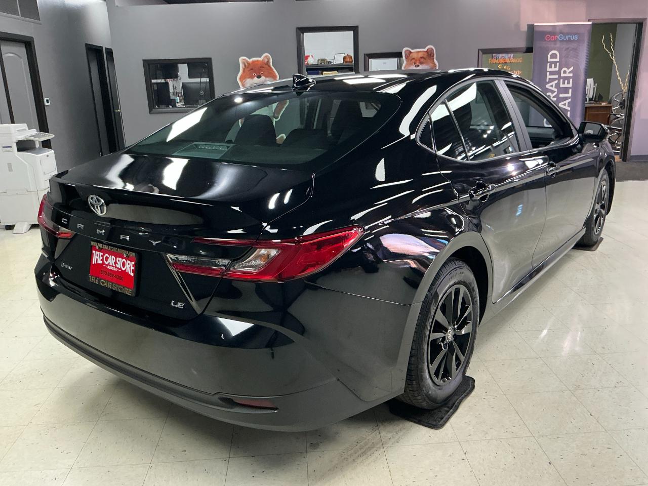 Toyota Camry LE (Natl) 2025