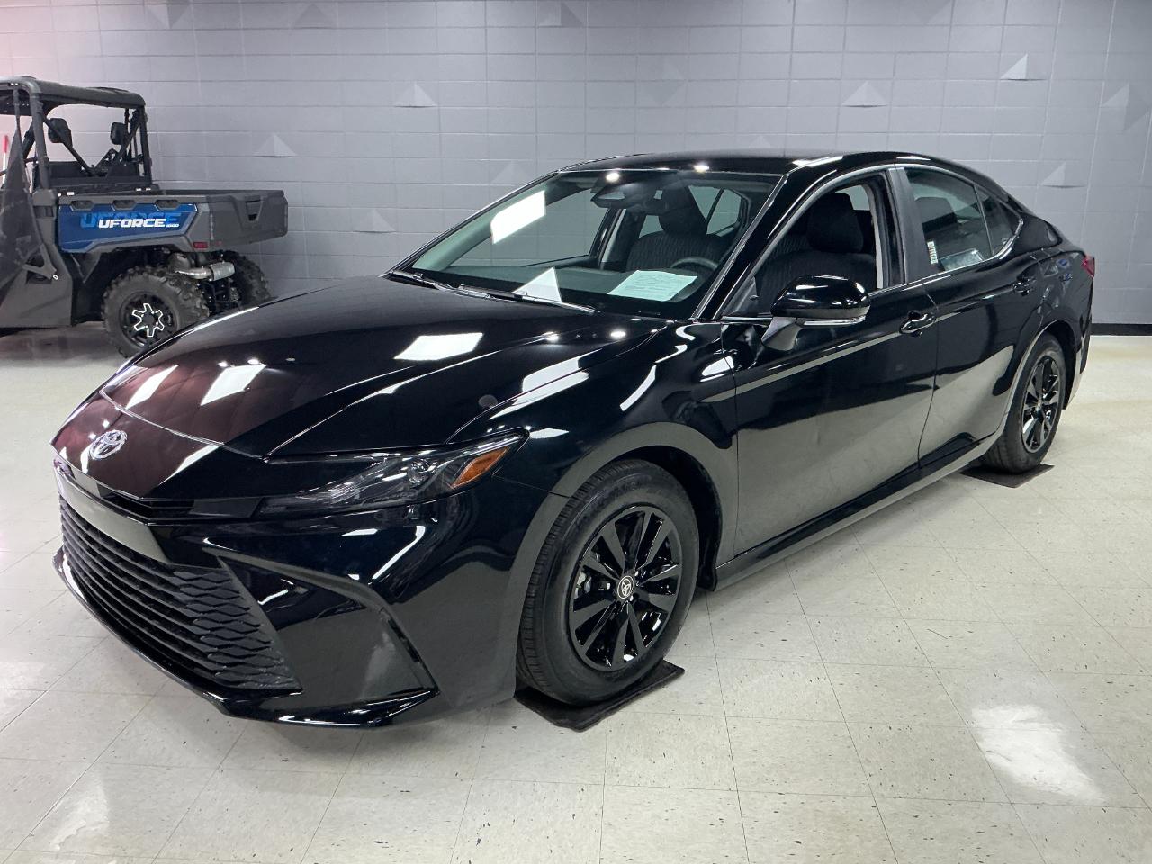 Toyota Camry LE (Natl) 2025