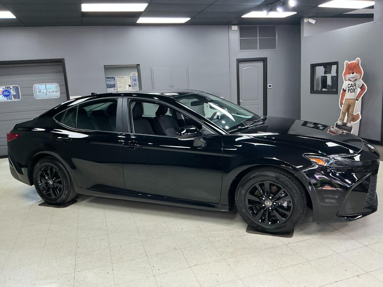 Toyota Camry LE (Natl) 2025