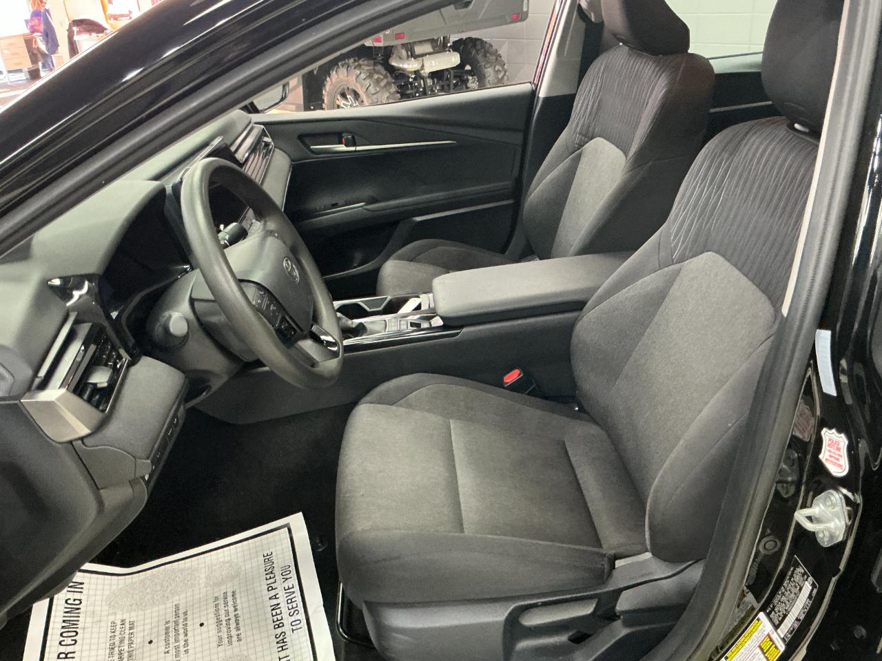 Toyota Camry LE (Natl) 2025