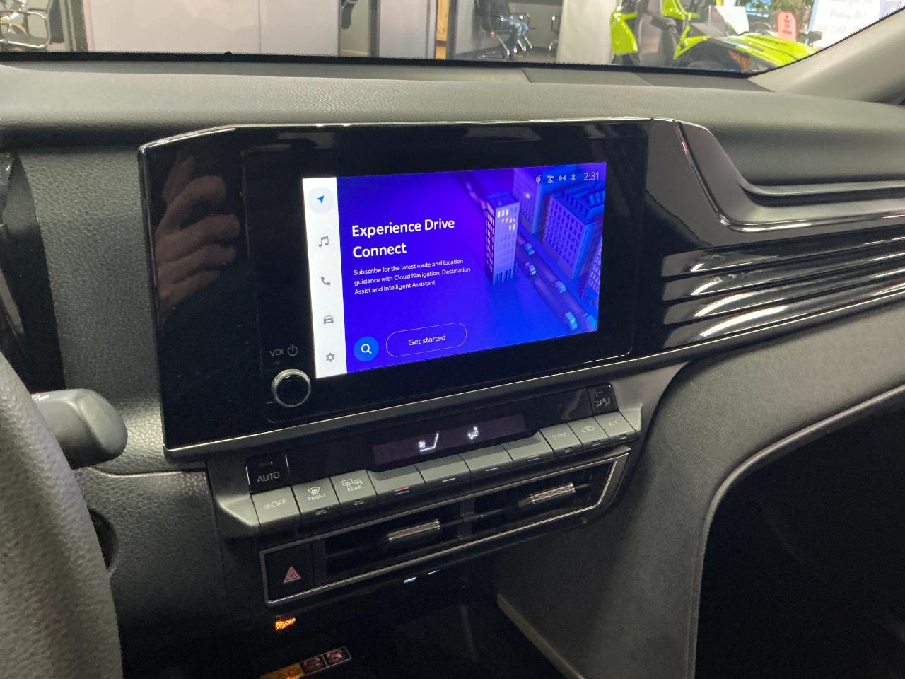 Toyota Camry LE (Natl) 2025