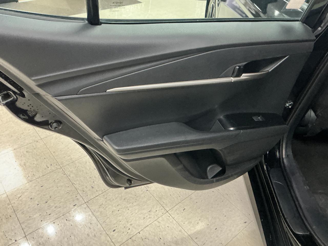 Toyota Camry LE (Natl) 2025