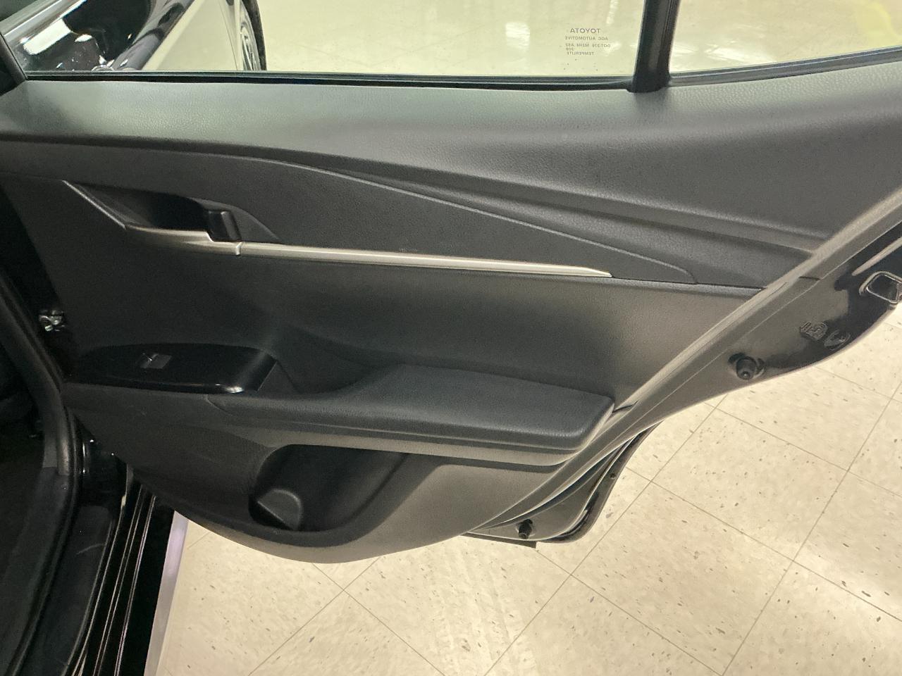 Toyota Camry LE (Natl) 2025