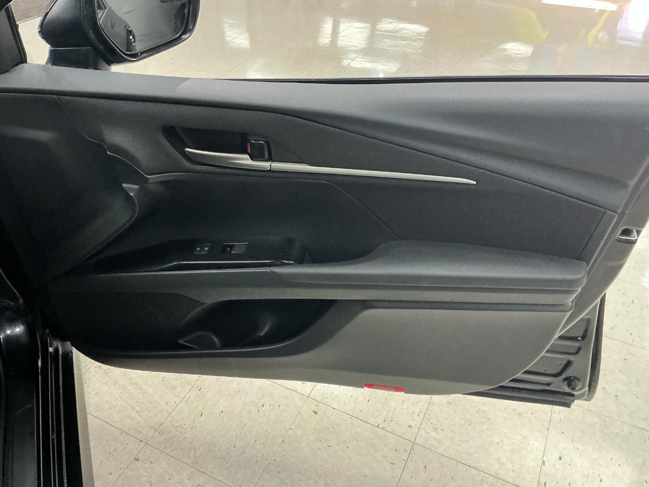 Toyota Camry LE (Natl) 2025