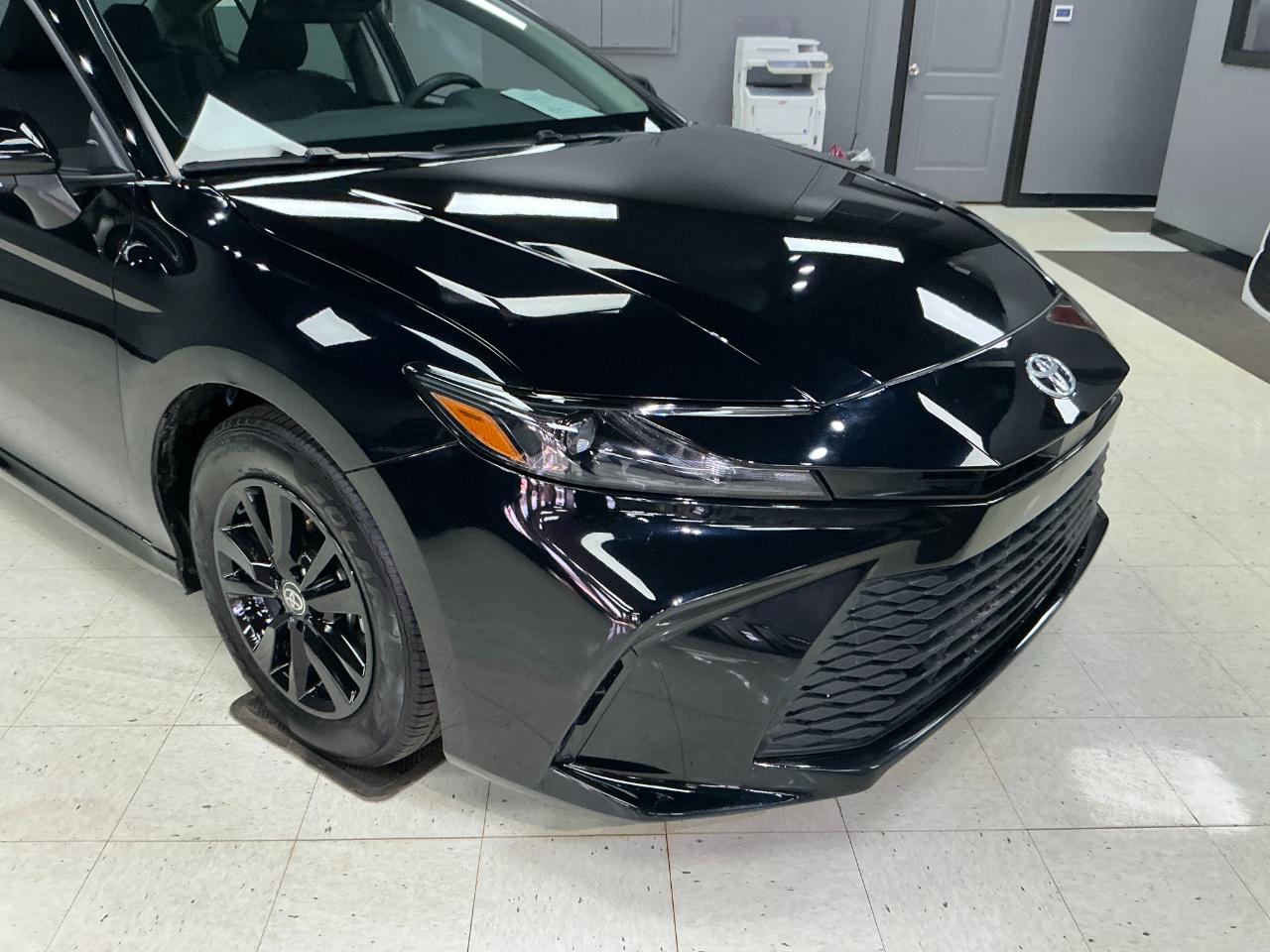 Toyota Camry LE (Natl) 2025