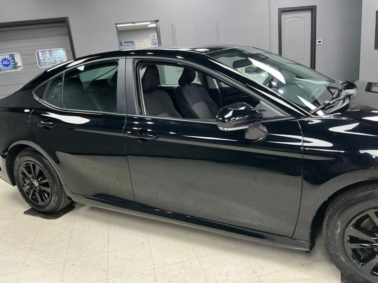 Toyota Camry LE (Natl) 2025