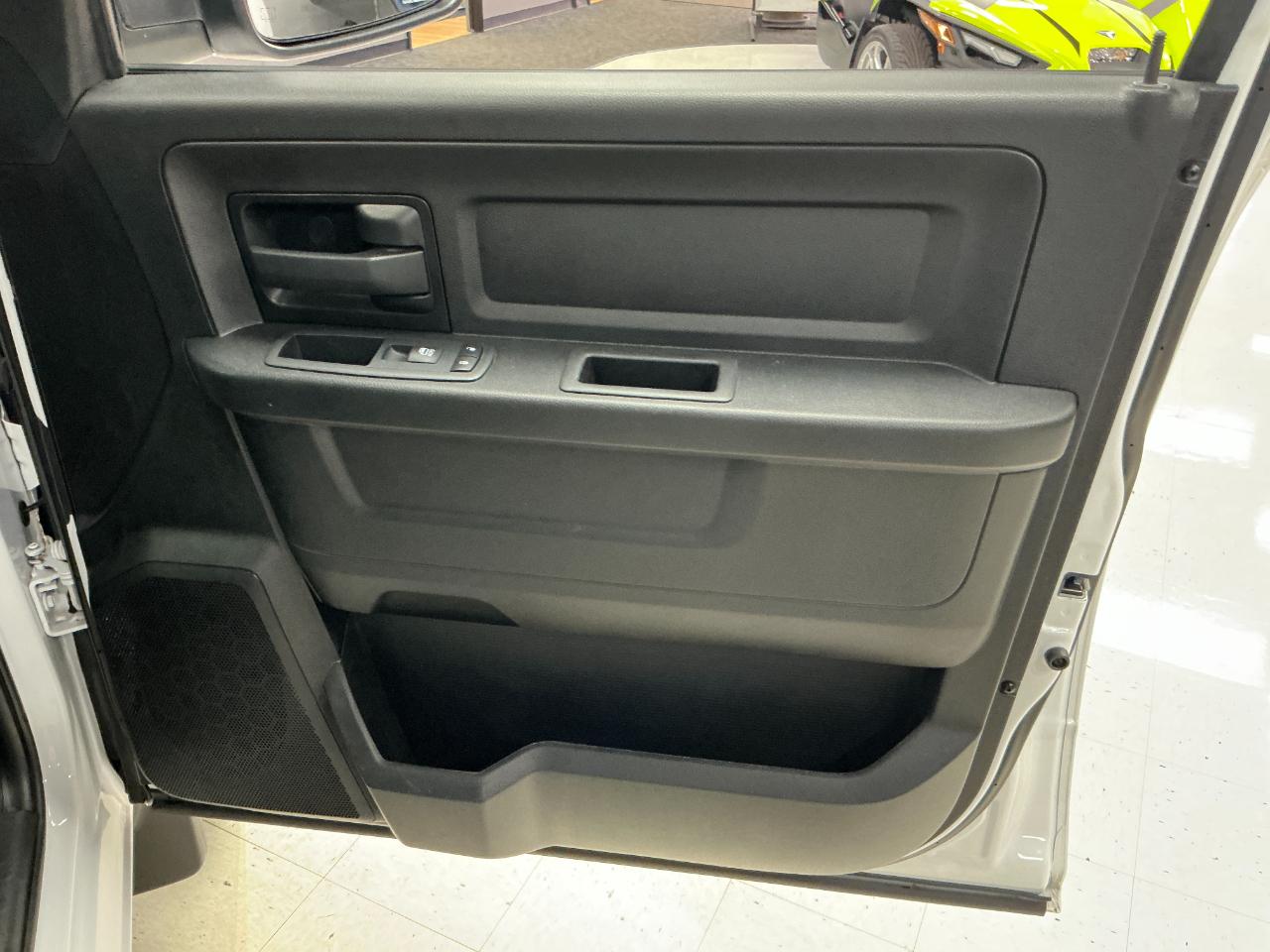 RAM 1500 Classic Express 4x4 Quad Cab 6'4" Box 2019