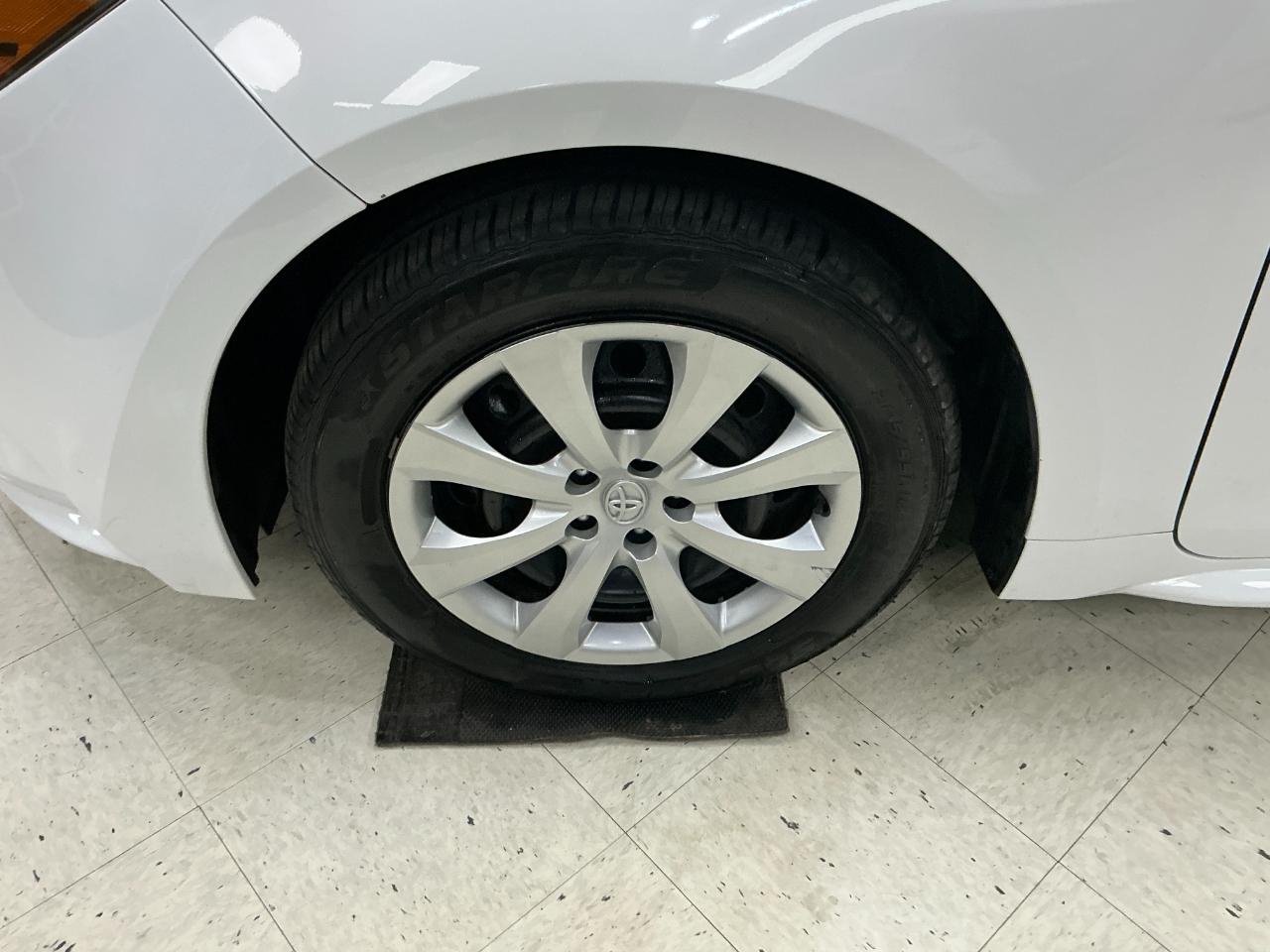 Toyota Corolla LE CVT (Natl) 2024