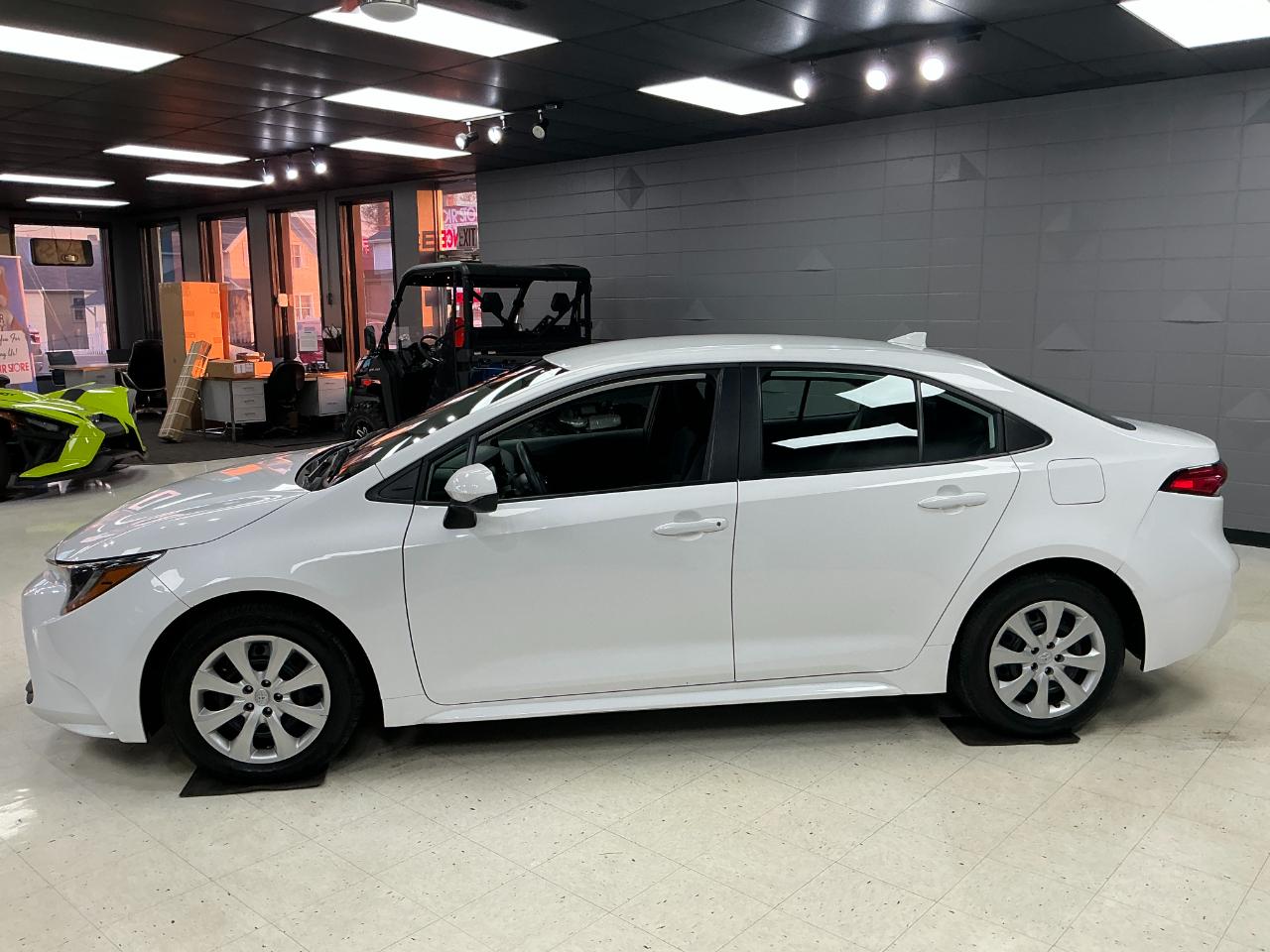Toyota Corolla LE CVT (Natl) 2024