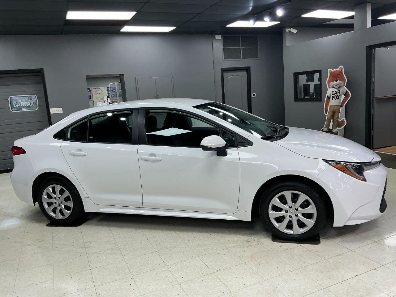 Toyota Corolla LE CVT (Natl) 2024