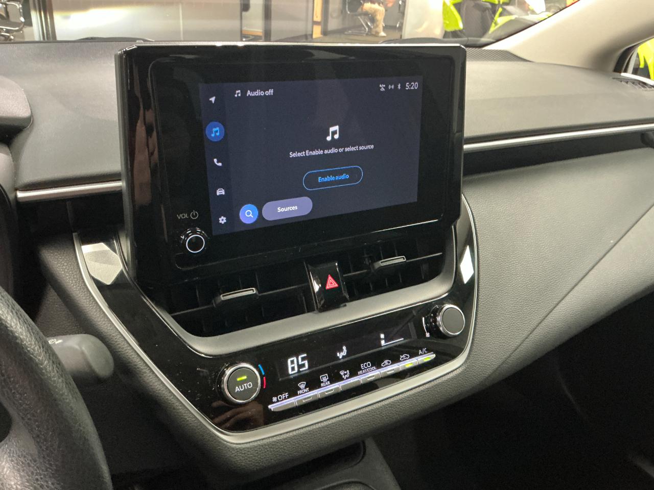 Toyota Corolla LE CVT (Natl) 2024