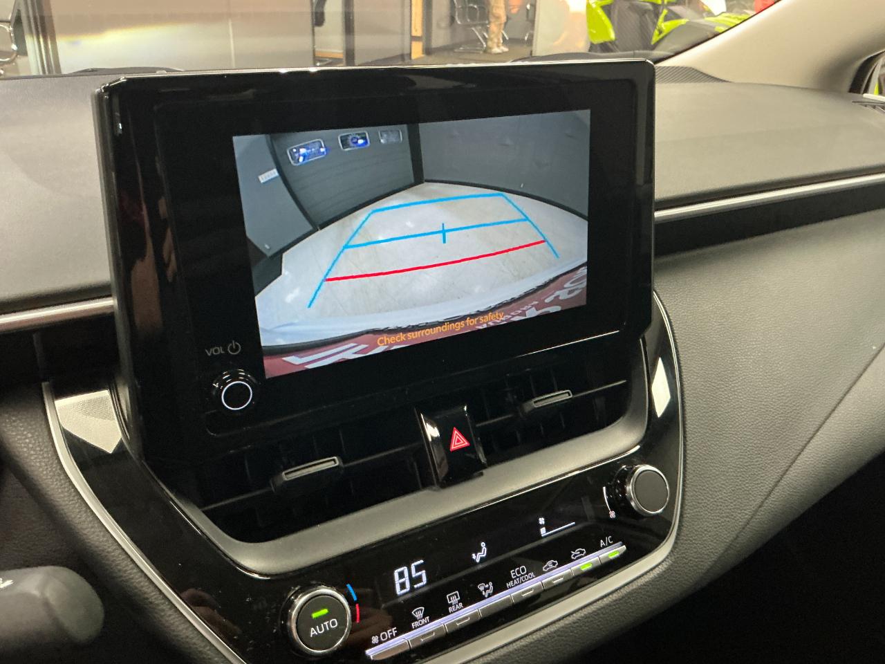 Toyota Corolla LE CVT (Natl) 2024