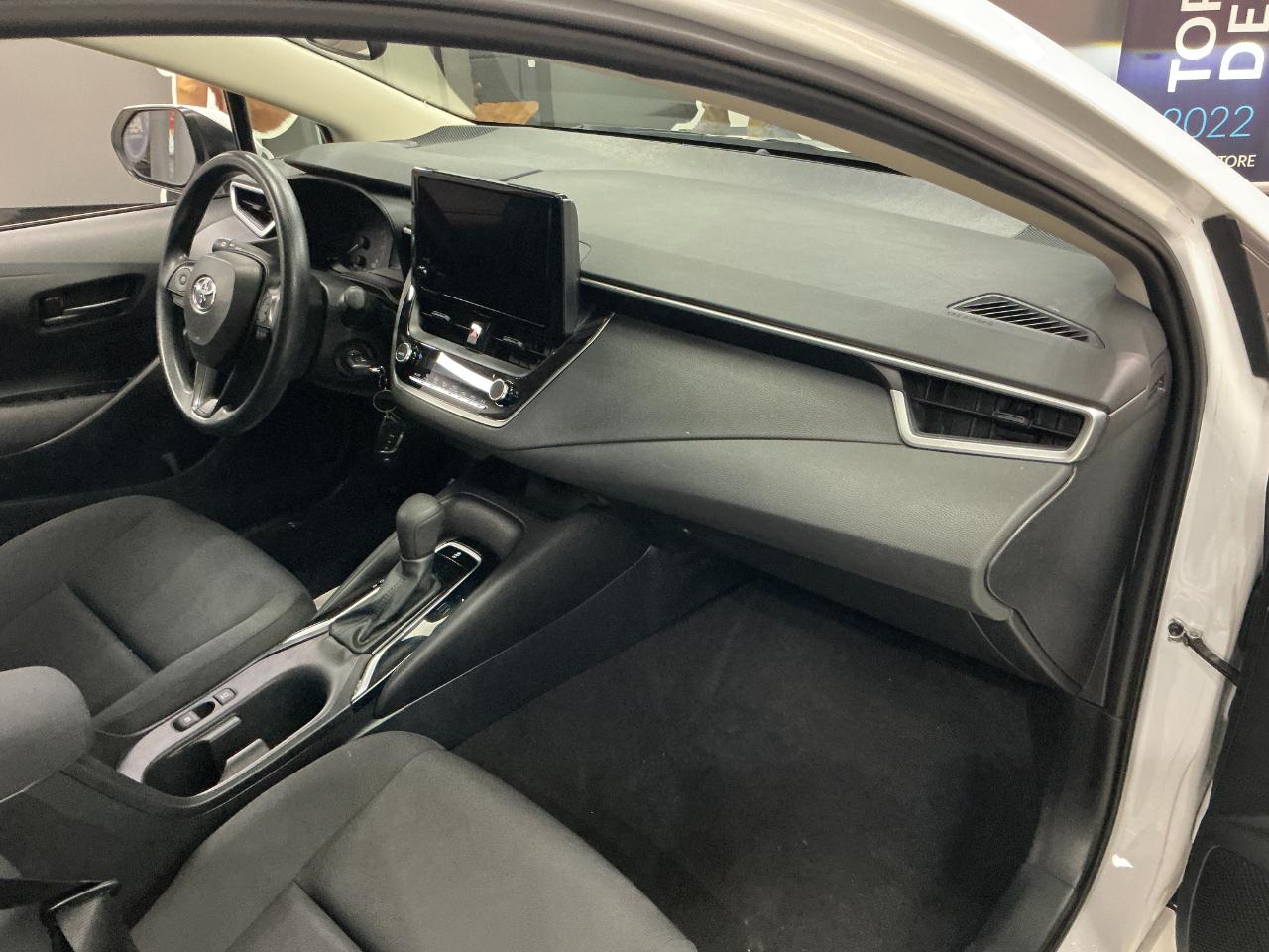 Toyota Corolla LE CVT (Natl) 2024