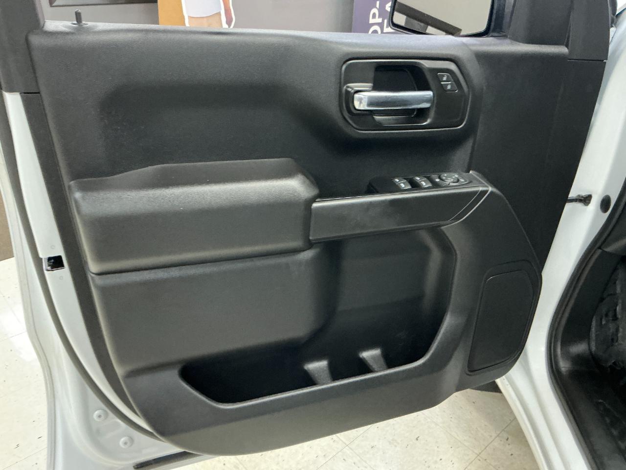 Chevrolet Silverado 1500 4WD Crew Cab 147" Work Truck 2023