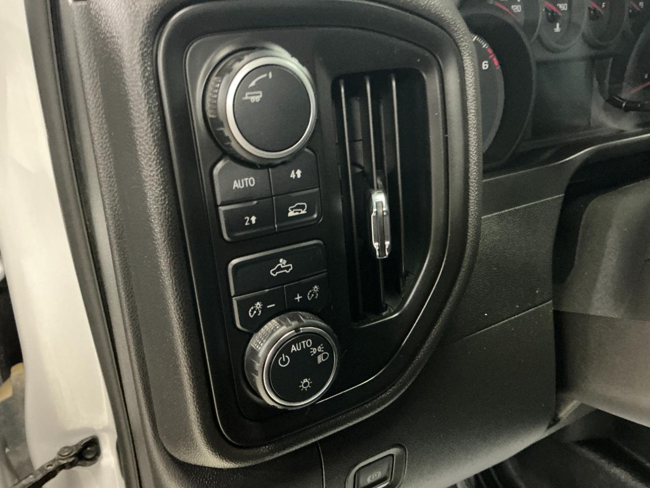 Chevrolet Silverado 1500 4WD Crew Cab 147" Work Truck 2023