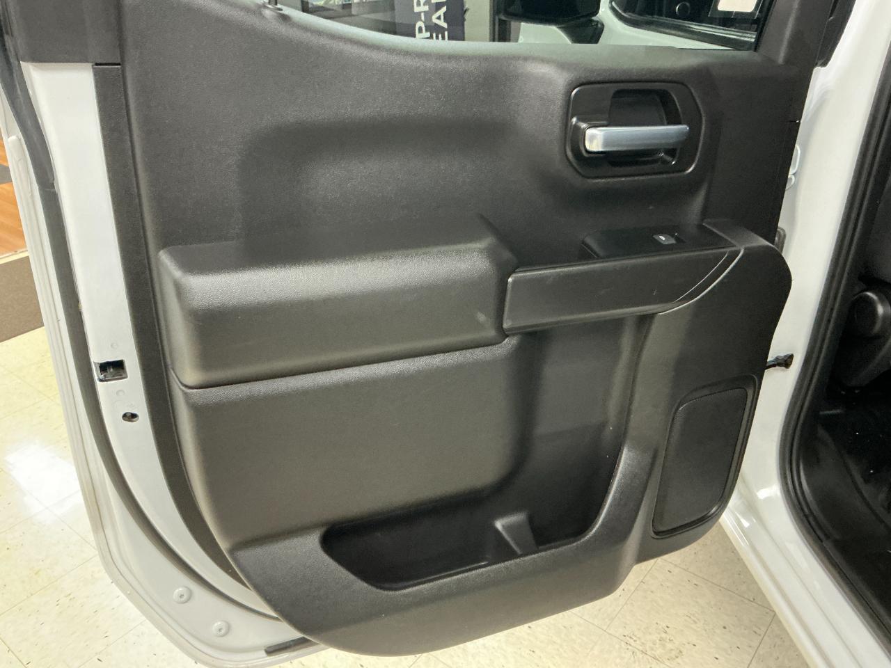 Chevrolet Silverado 1500 4WD Crew Cab 147" Work Truck 2023