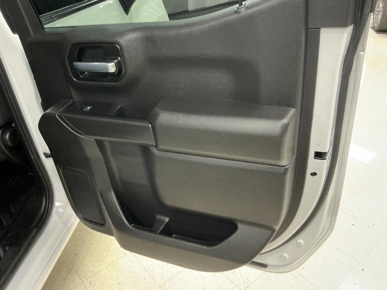 Chevrolet Silverado 1500 4WD Crew Cab 147" Work Truck 2023