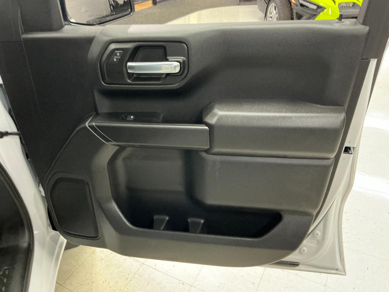 Chevrolet Silverado 1500 4WD Crew Cab 147" Work Truck 2023