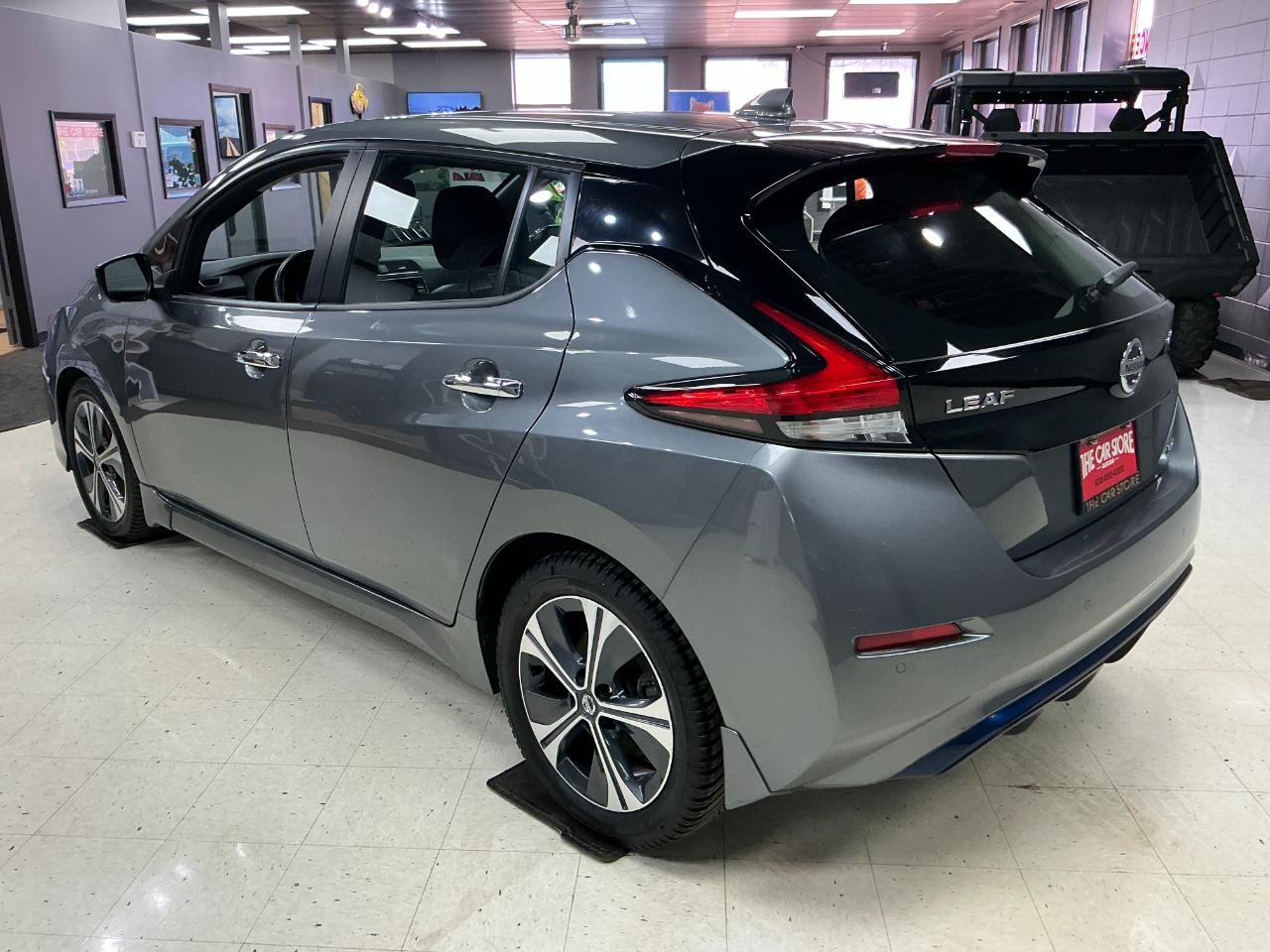Nissan Leaf SV Hatchback 2020