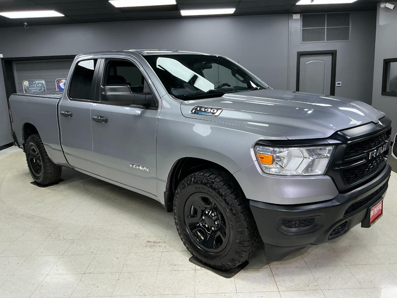 RAM 1500 Tradesman 4x4 Quad Cab 6'4" Box 2021