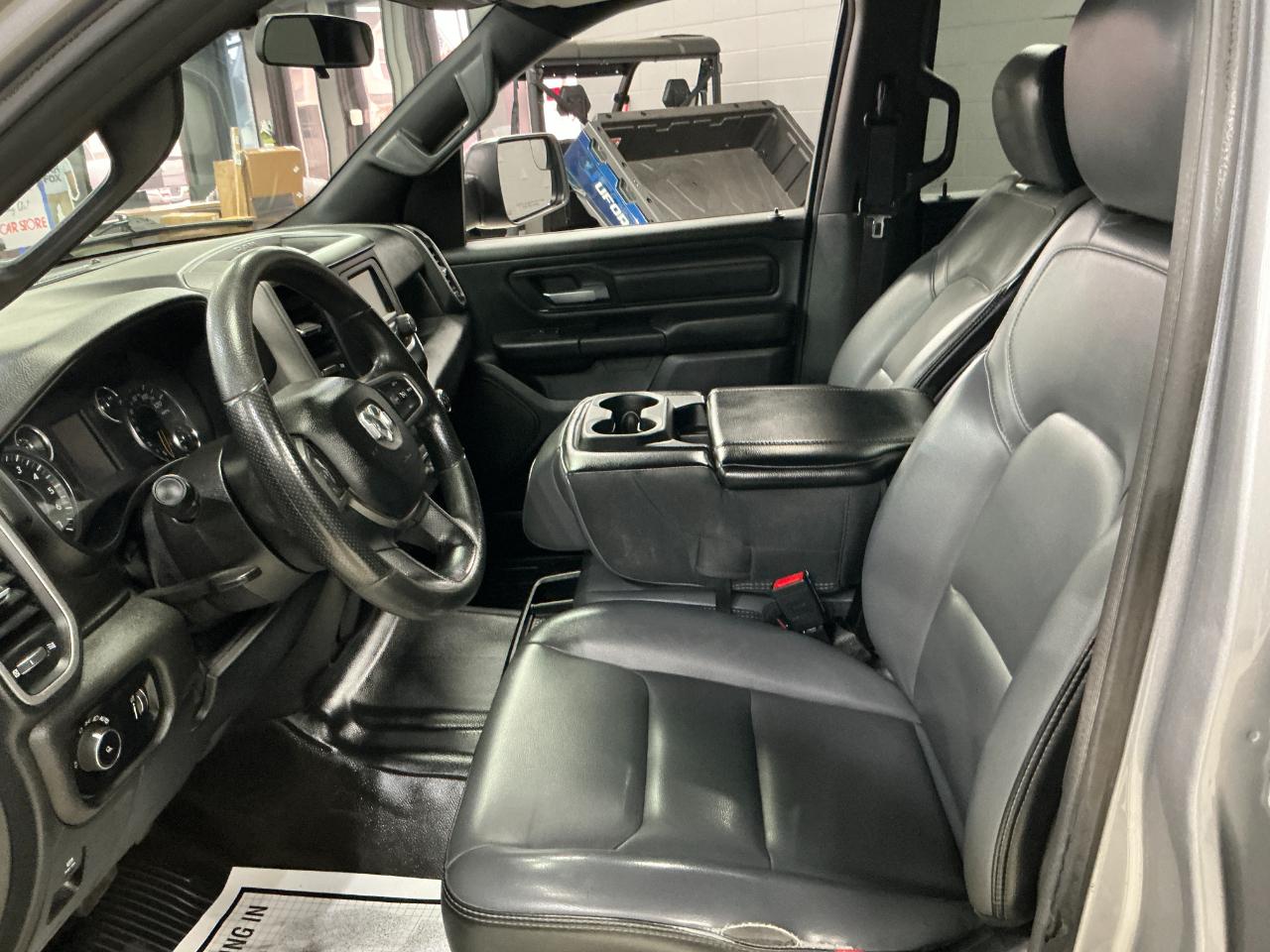 RAM 1500 Tradesman 4x4 Quad Cab 6'4" Box 2021