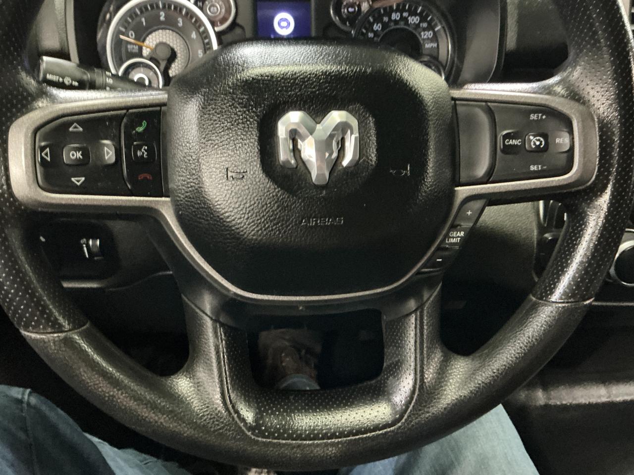 RAM 1500 Tradesman 4x4 Quad Cab 6'4" Box 2021