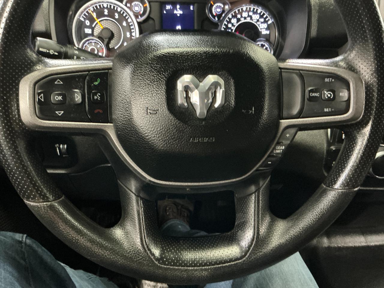 RAM 1500 Tradesman 4x4 Quad Cab 6'4" Box 2021