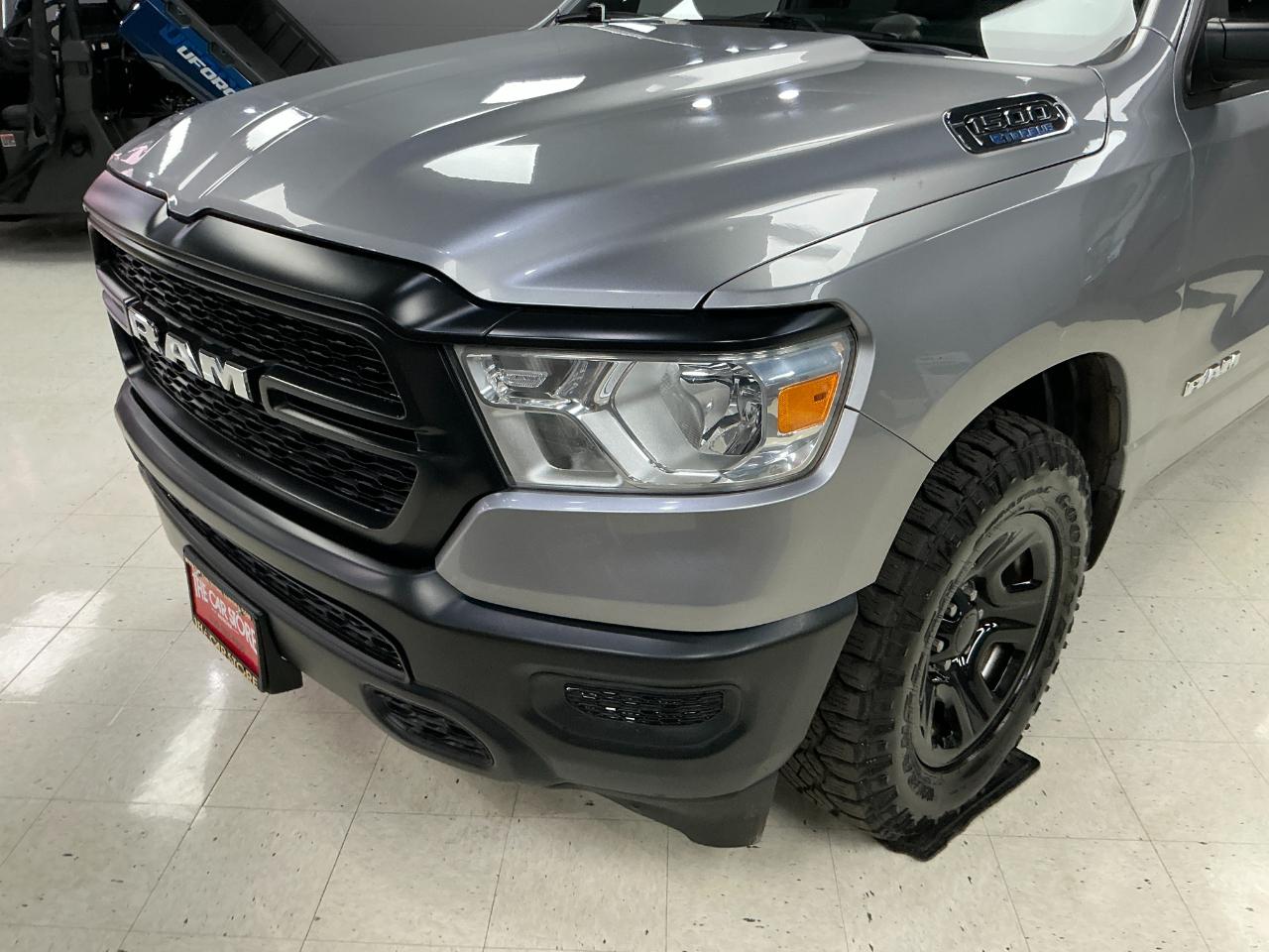 RAM 1500 Tradesman 4x4 Quad Cab 6'4" Box 2021