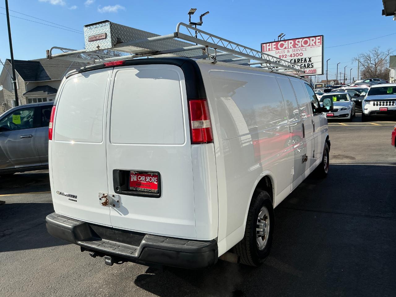 Chevrolet Express Cargo Van RWD 3500 155" 2015