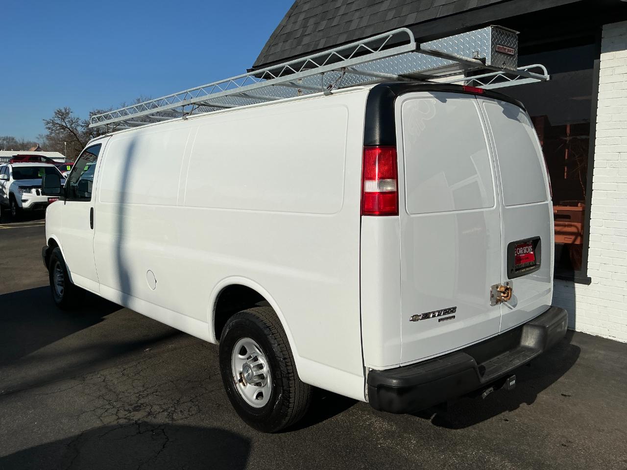 Chevrolet Express Cargo Van RWD 3500 155" 2015