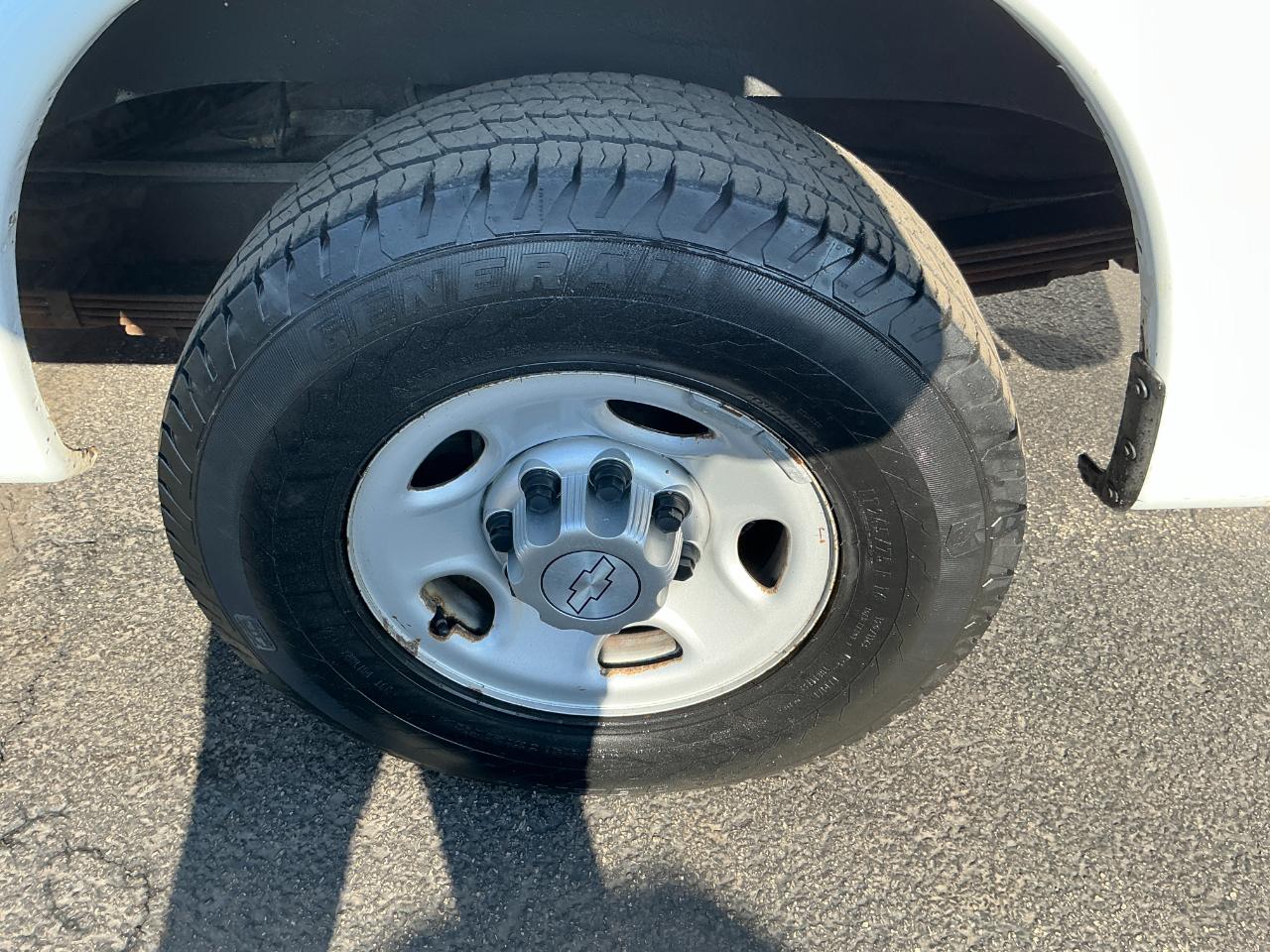 Chevrolet Express Cargo Van RWD 3500 155" 2015