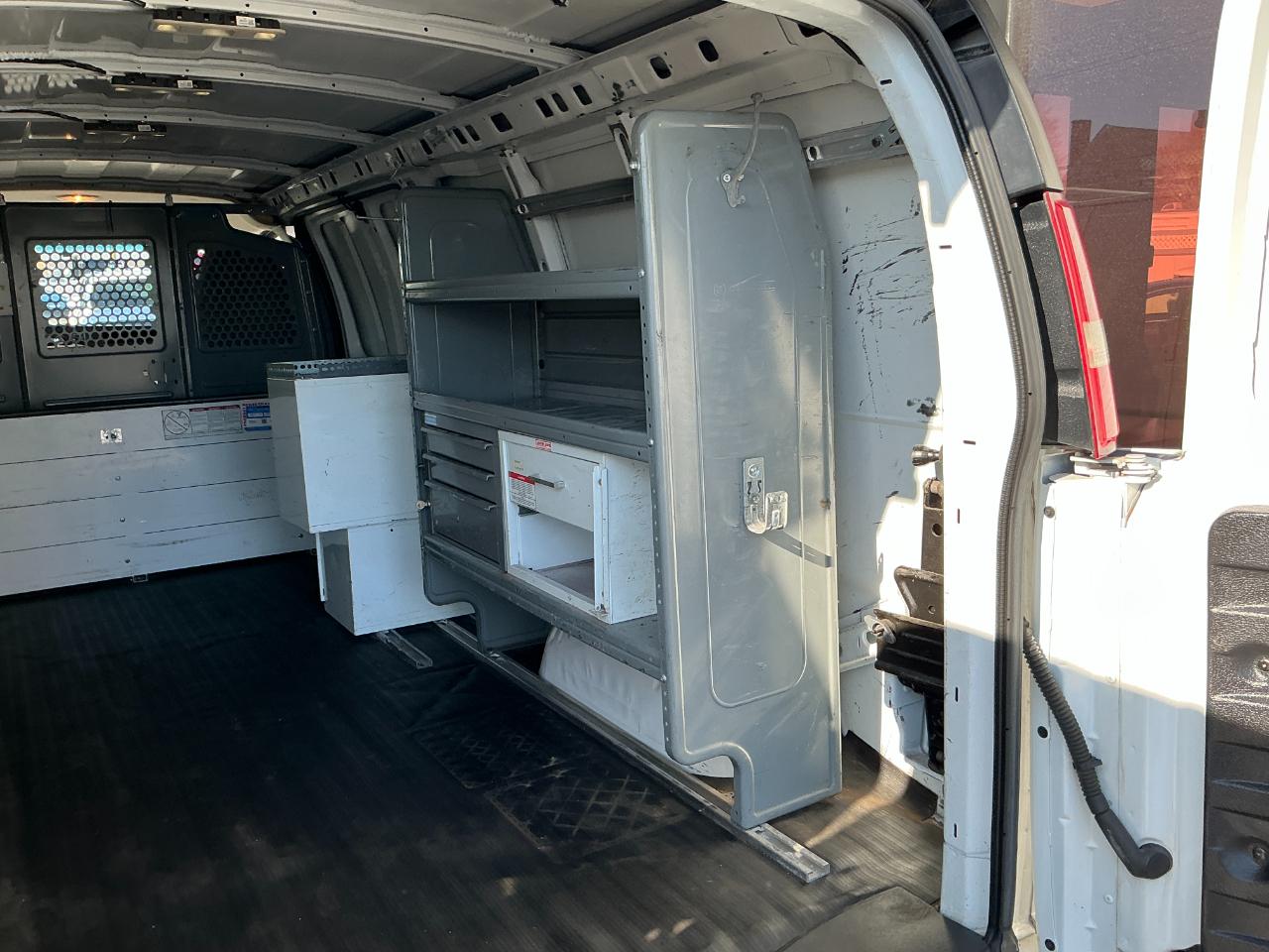 Chevrolet Express Cargo Van RWD 3500 155" 2015