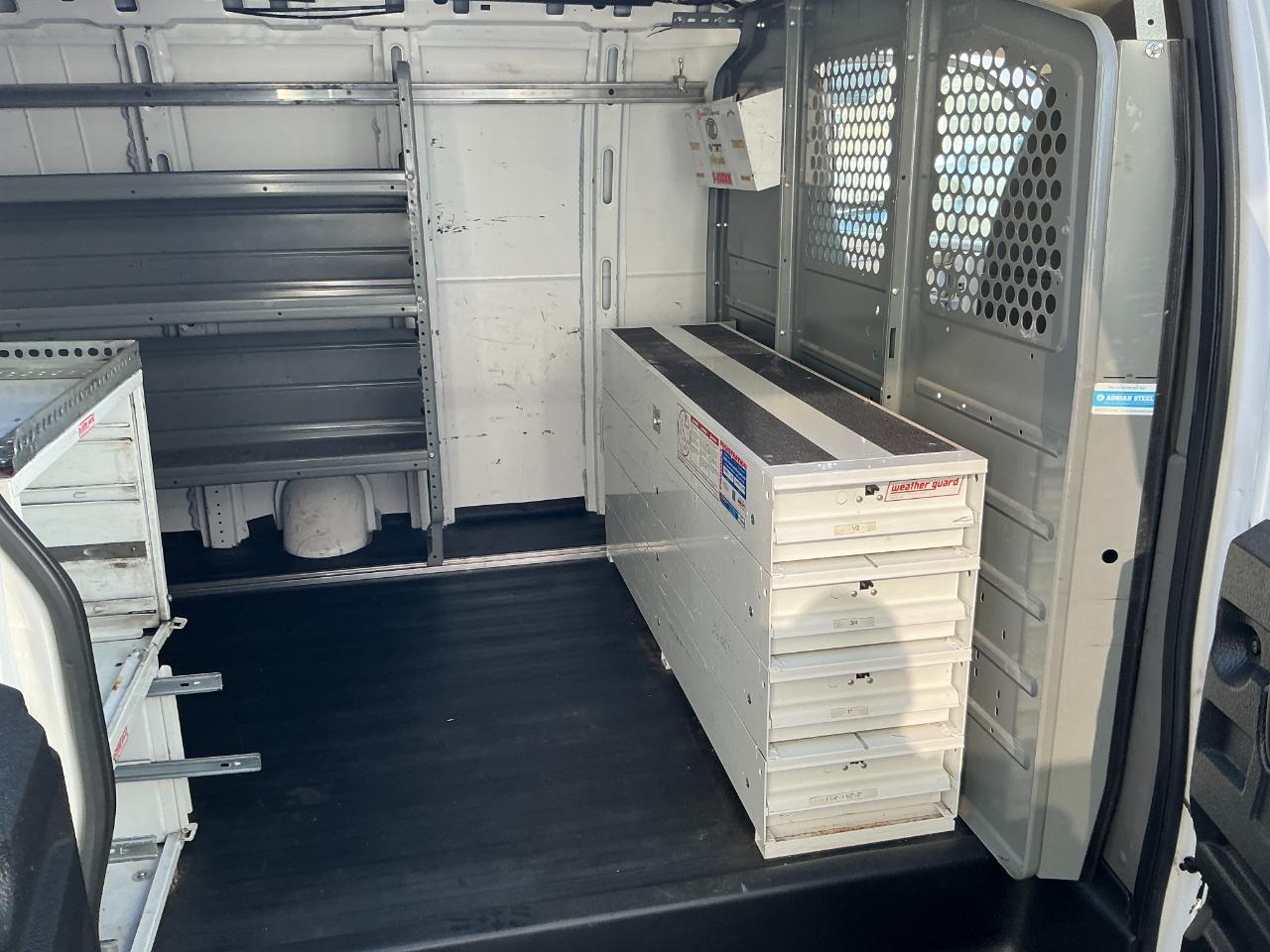 Chevrolet Express Cargo Van RWD 3500 155" 2015