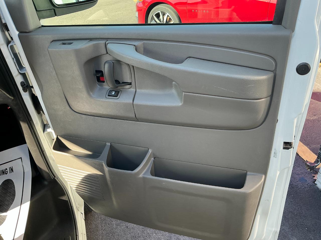 Chevrolet Express Cargo Van RWD 3500 155" 2015