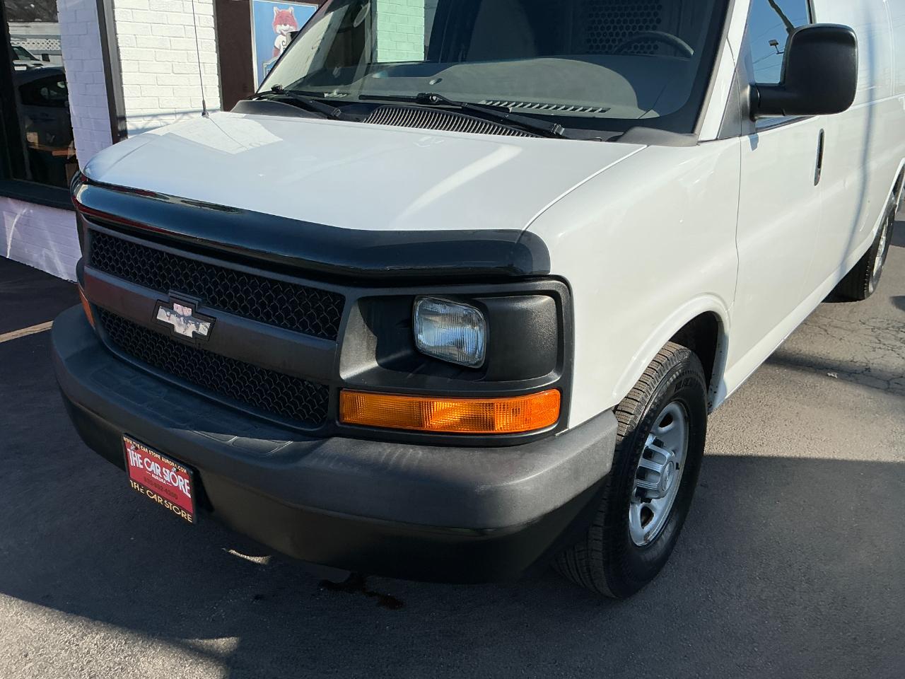 Chevrolet Express Cargo Van RWD 3500 155" 2015