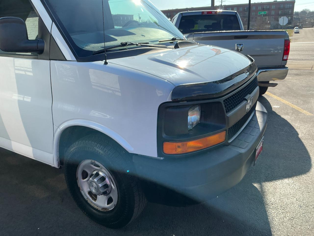Chevrolet Express Cargo Van RWD 3500 155" 2015