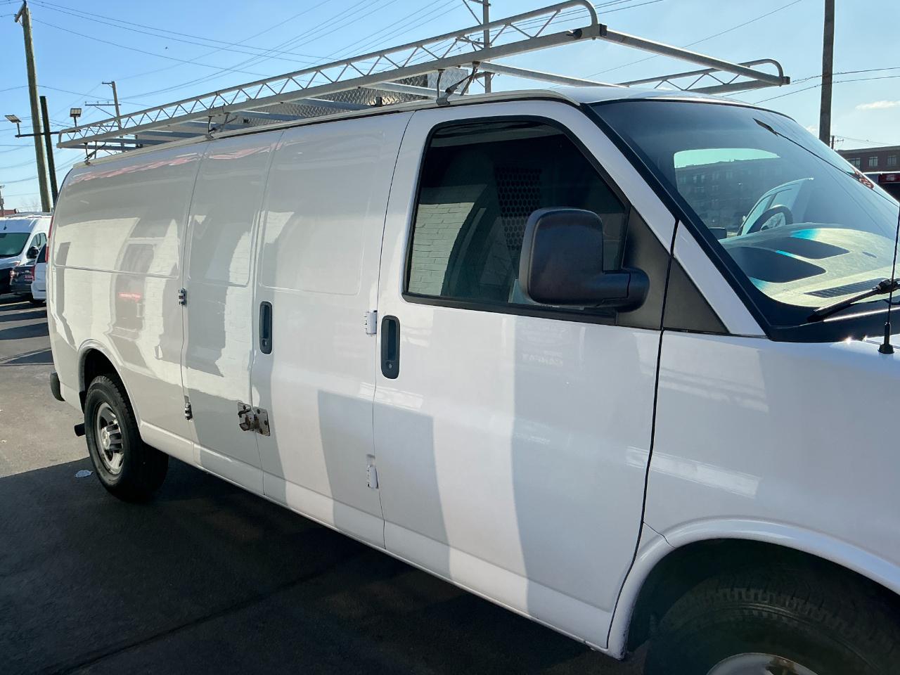 Chevrolet Express Cargo Van RWD 3500 155" 2015