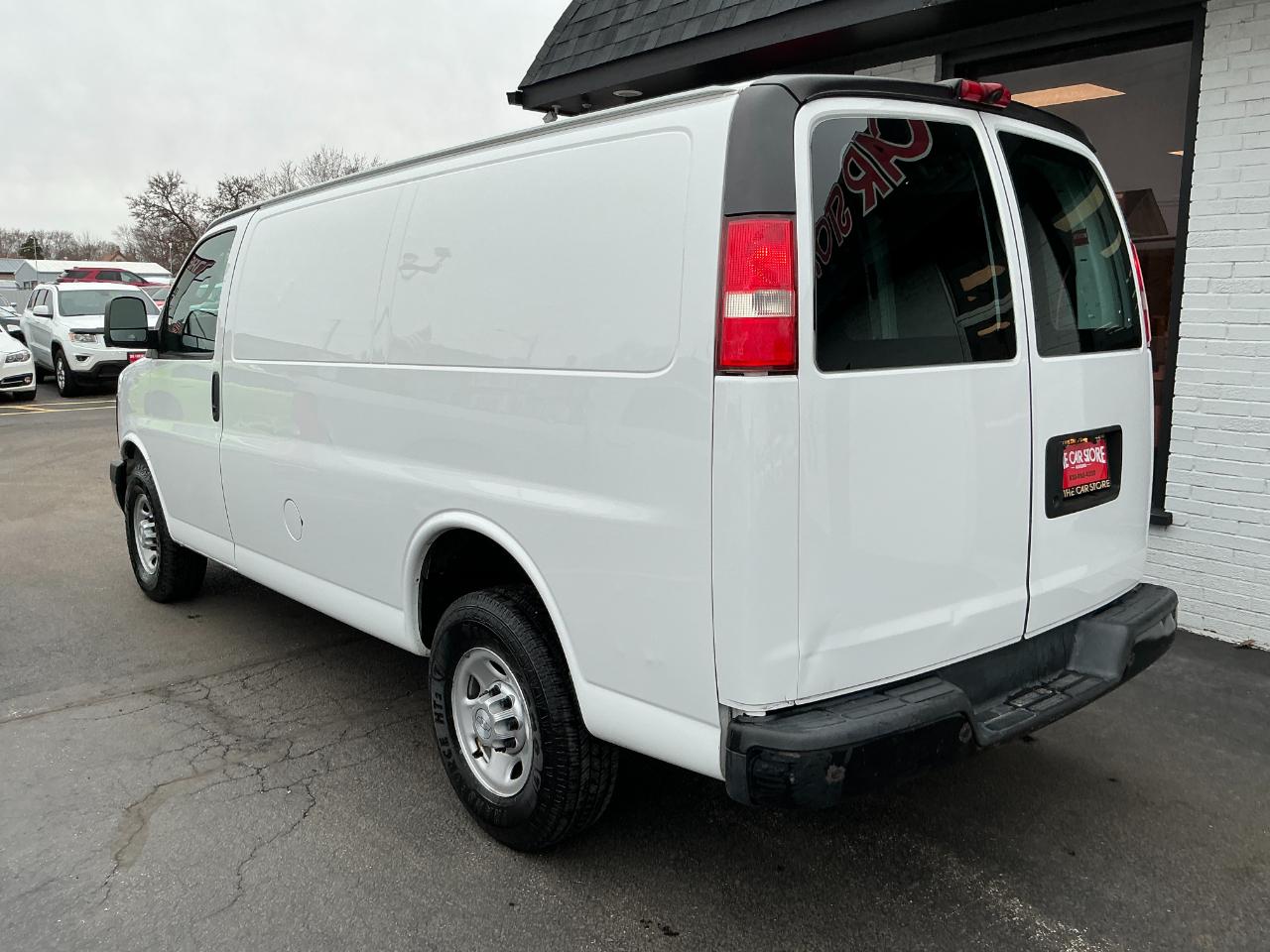 Chevrolet Express Cargo Van RWD 2500 135" 2017