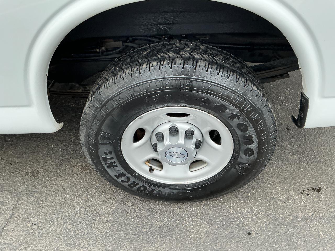 Chevrolet Express Cargo Van RWD 2500 135" 2017