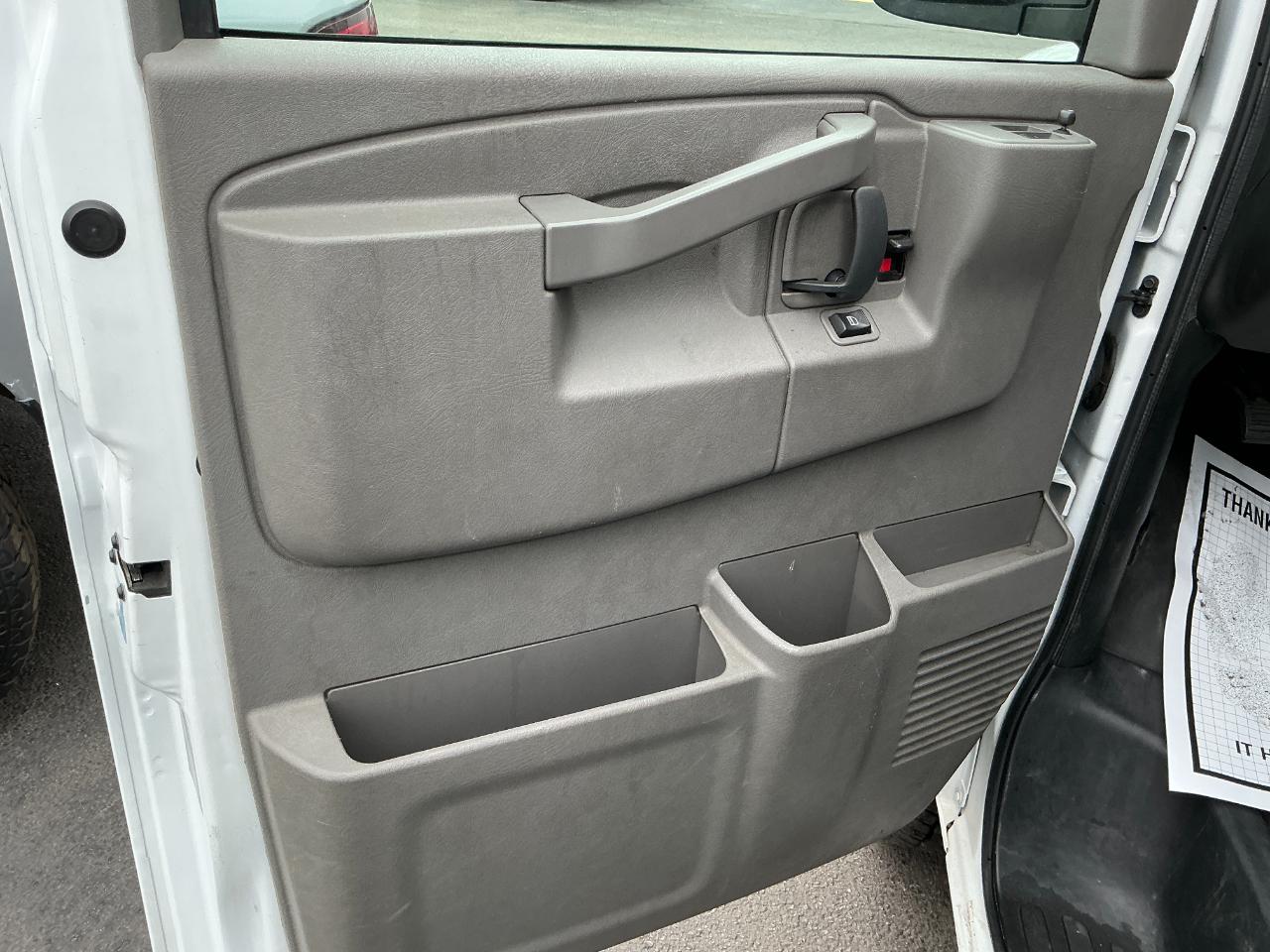 Chevrolet Express Cargo Van RWD 2500 135" 2017