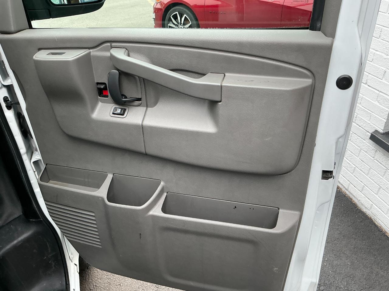 Chevrolet Express Cargo Van RWD 2500 135" 2017